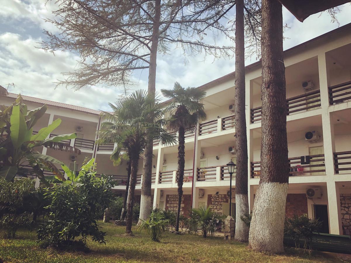 Heliopark Gora Bagrata Hotel Suchumi Zewnętrze zdjęcie